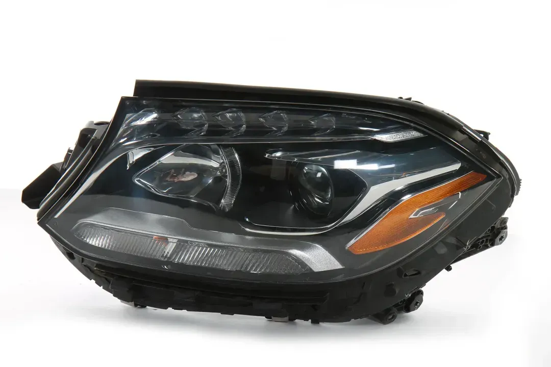 a1668202100   headlight l